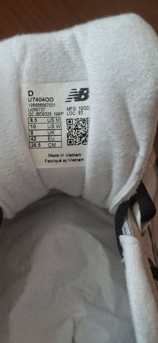 продам кроссовки новые