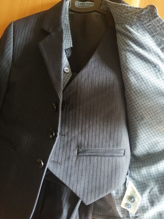 Продам брючный костюм.