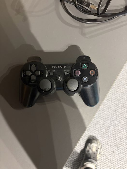 Consola PS3 cu multe accesorii