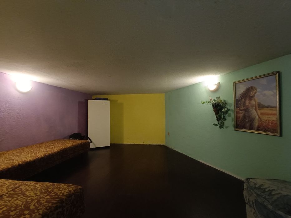 Частно лице отдава под наем 2+кухня