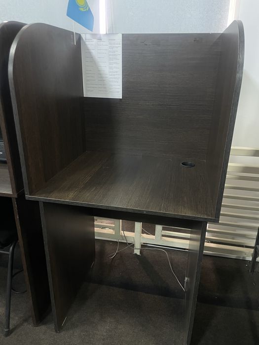 Офисные кабинки / рабочие места (несколько шт.)