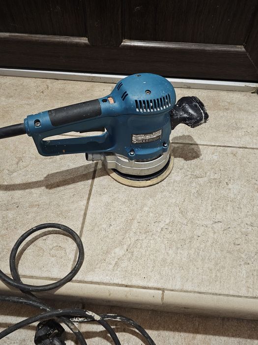 Șlefuitor orbital makita bo6030