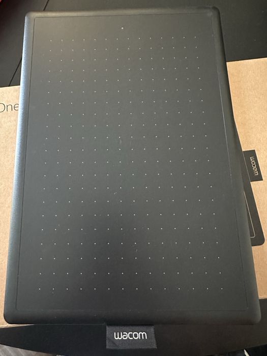 Tableta grafica ONE by WACOM medium CTL-672