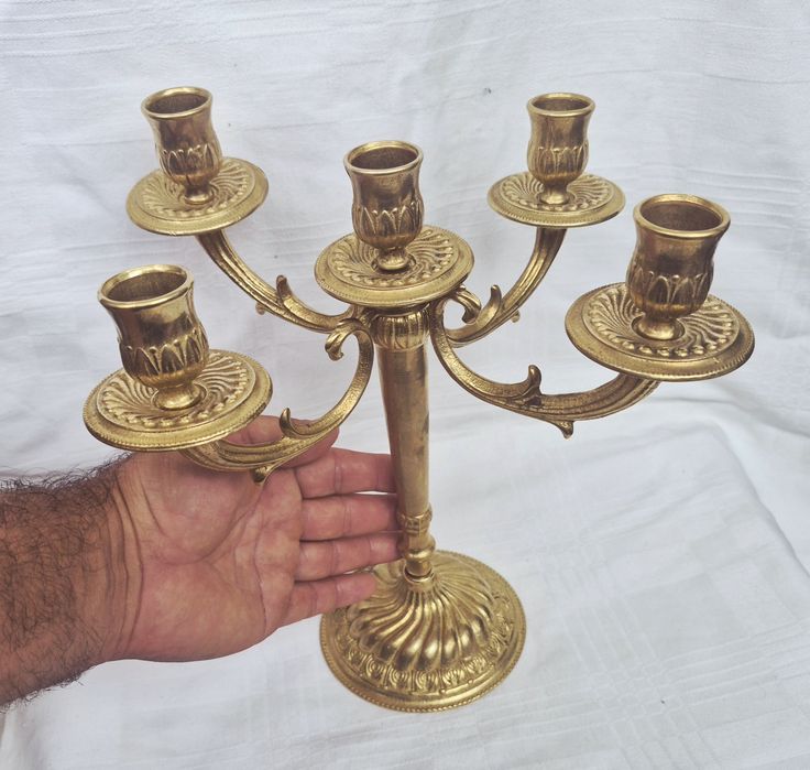 Sfeșnic cu 5 posturi vechi din bronz, 25cm, fabricat in Marea Britanie in anii 1970.