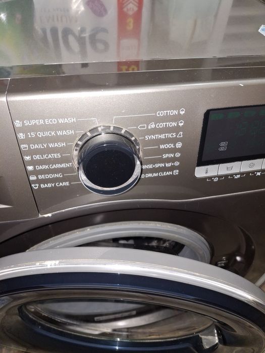 Vand urgent mașina de spălat SAMSUNG