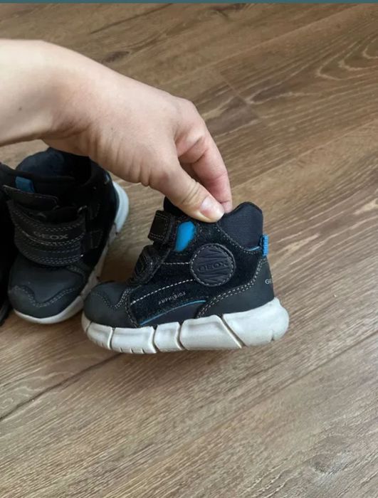 Продам детскую обувь