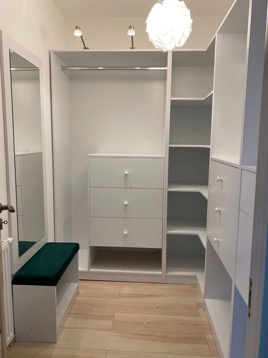 PF inchiriez casa Campului