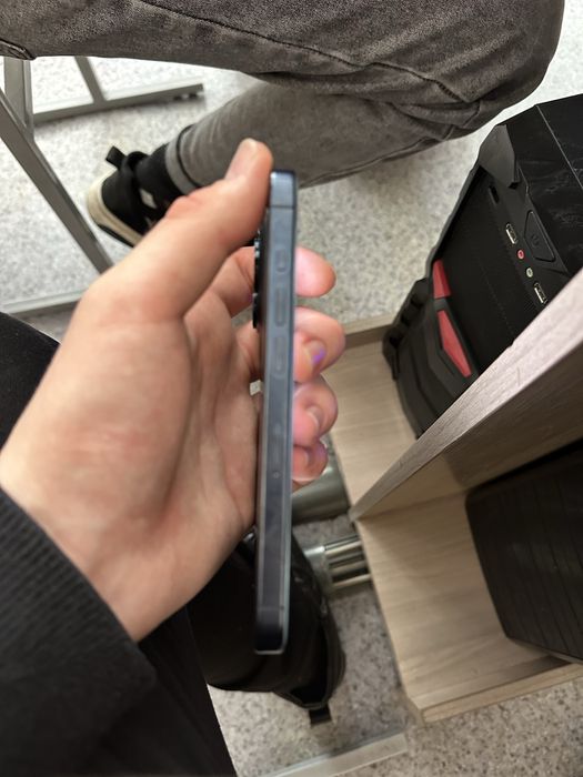 Продаю айфон 15 Про