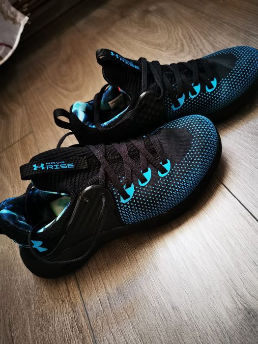 Adidasi stare impecabila Under Armour