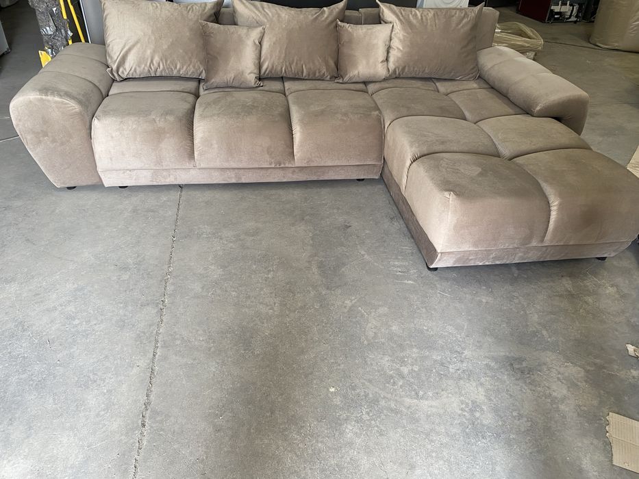 Colțar extensibil cu ladă de depozitare