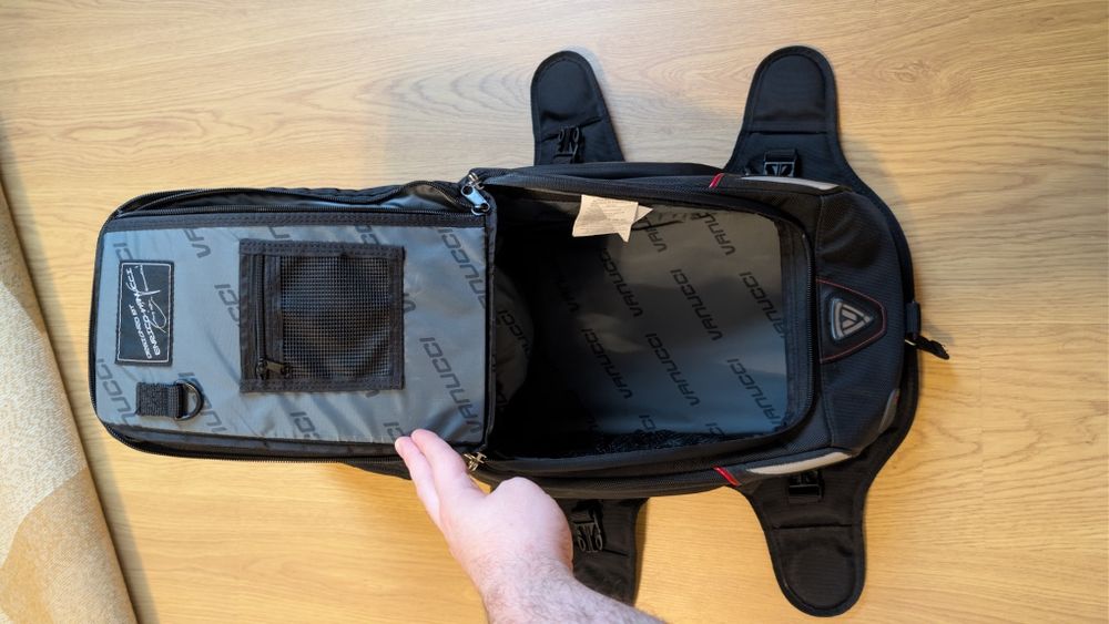 Geanta moto cu magneti Vanucci VSR01 Sportivo Racing Tankbag (18 L),