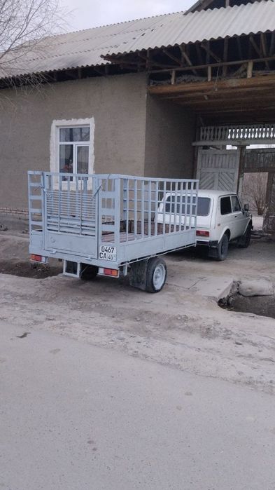 Niva moshina va tirkama