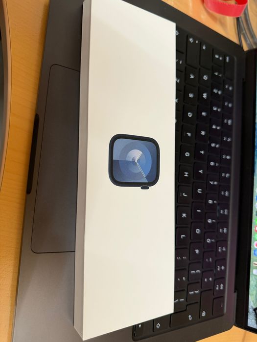Apple Watch Series 9 45mm Midnight AL GPS ca nou, sanatate baterie 100%