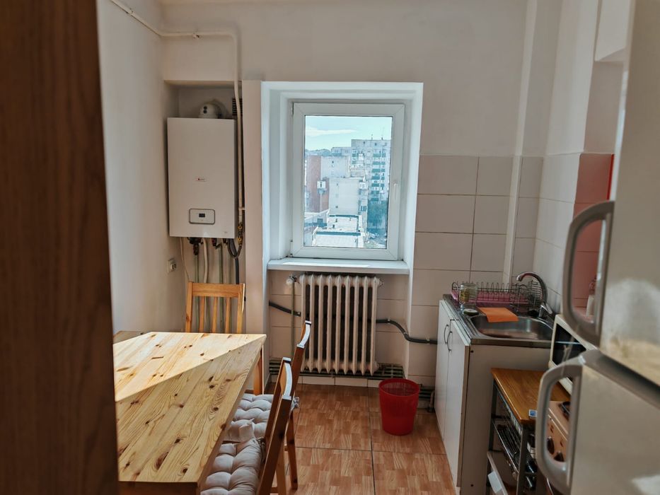 Propietar, vand  apartament 3 camere decomandat 82 mp in Pacurari, zona Lukoil