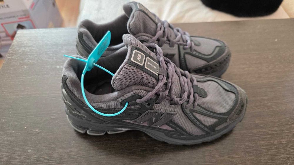 Продам кроссовки NB оригинал