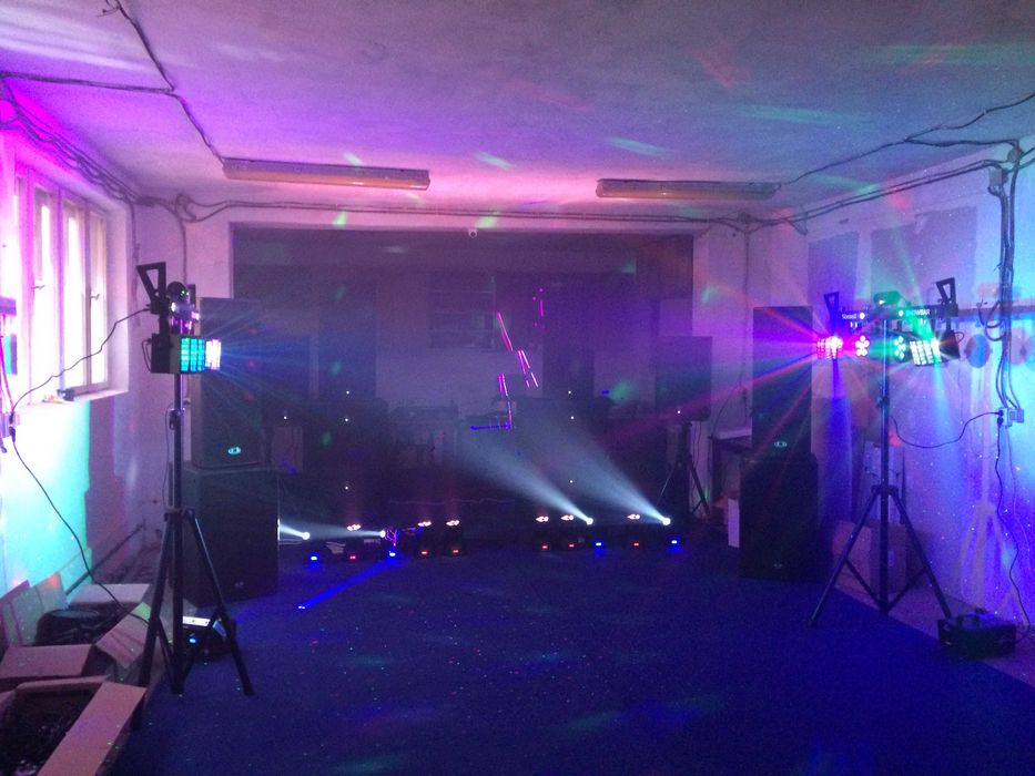 Jocuri de  lumini beamz showbar 2par, 2butterfly, laser rg dmx   2 buc