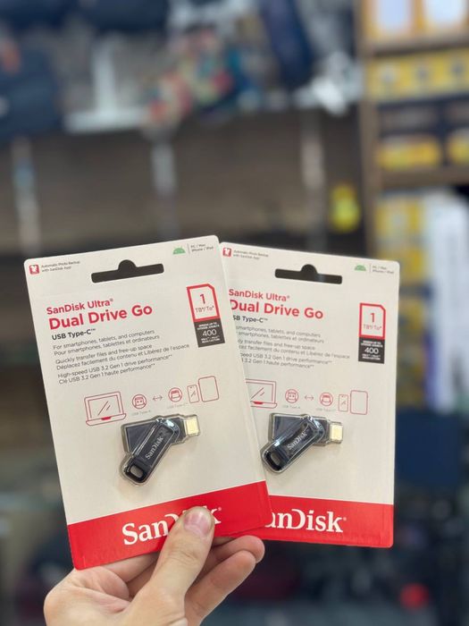 Универсальная флешка Sandisk