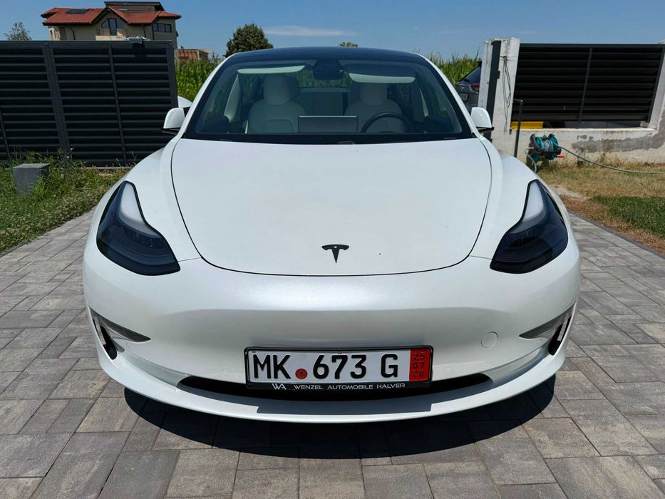 TESLA Model 3 2021 — imagine 2