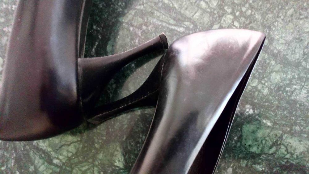 Елегантни обувки HUGO BOSS, 38.5, ток 9 см