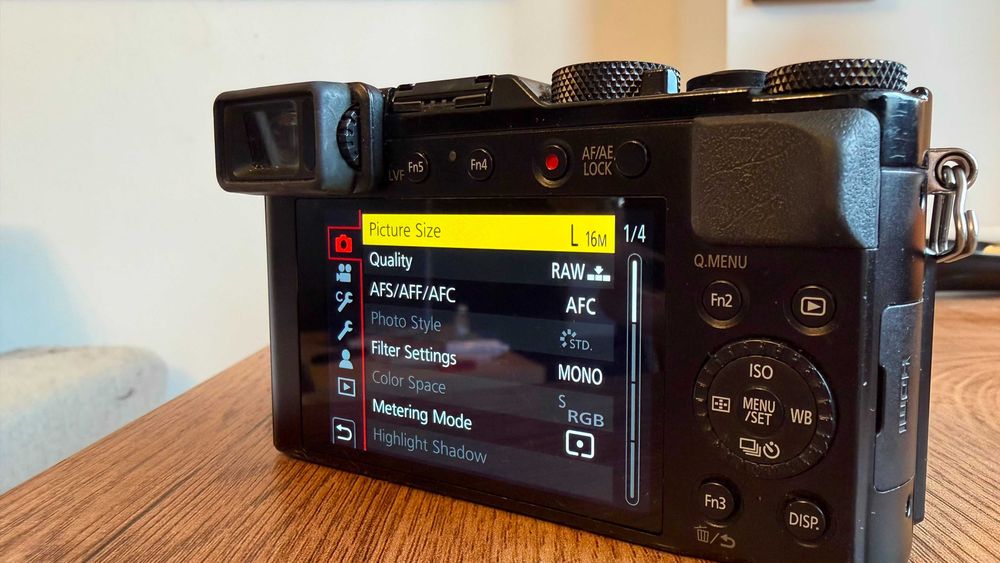 Camera foto Panasonic Lumix LX100 2