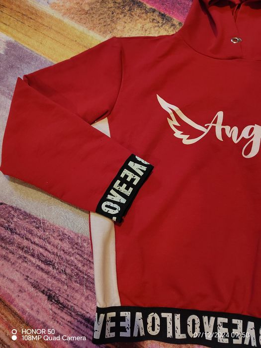 Суичър.  Love. .