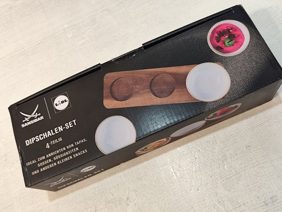 Set 3 boluri ceramice pentru sosuri/aperitive Sansibar, cu suport din lemn de acacia