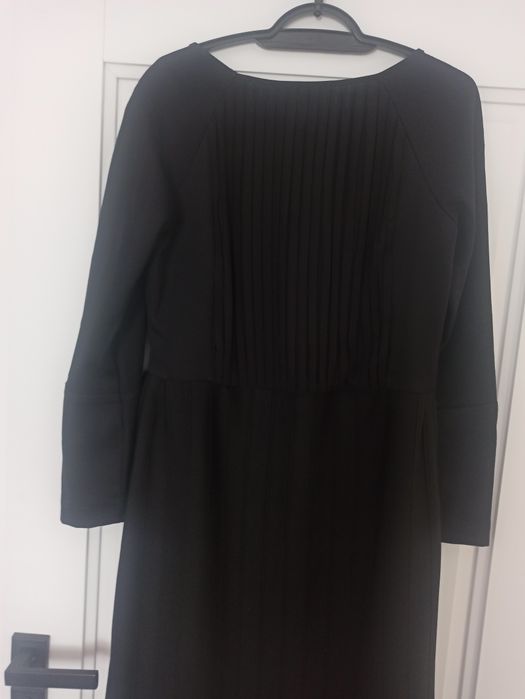 Rochie neagră , brand ESMARA. Preț 20 lei.