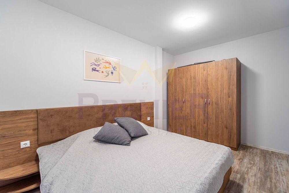 Продава се Четиристаен апартамент в Варна, Център - 125 кв.м за 2352 €/кв.м - Снимка #5