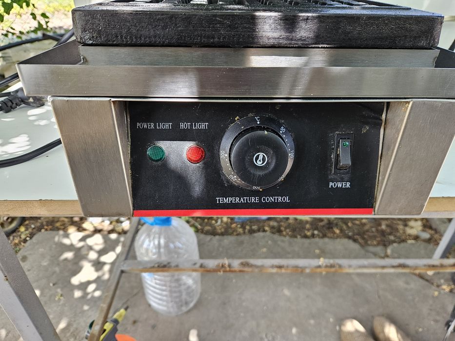 Гофретник тип швейцарска вафла на ток професионален  втора употреба