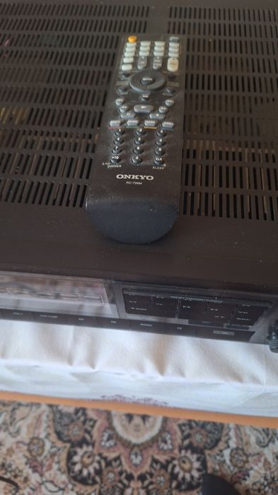 Vand amplituner Onkyo cu telecomanda