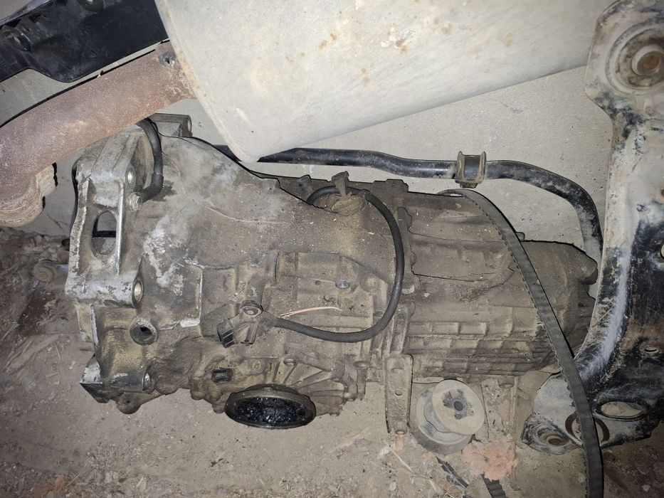 Продам запчасти ауди 90 б3 2.3