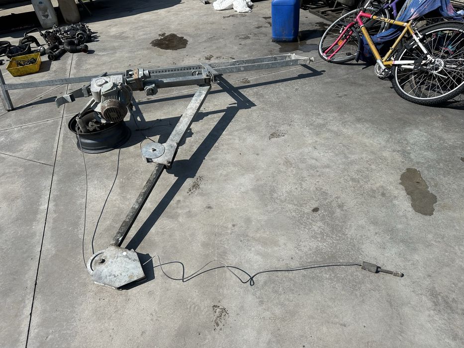 Macara construcții cu troliu , electropalan