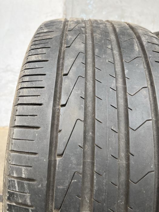 2 бр. летни гуми 235/45/18 Hankook DOT 2918 4 mm