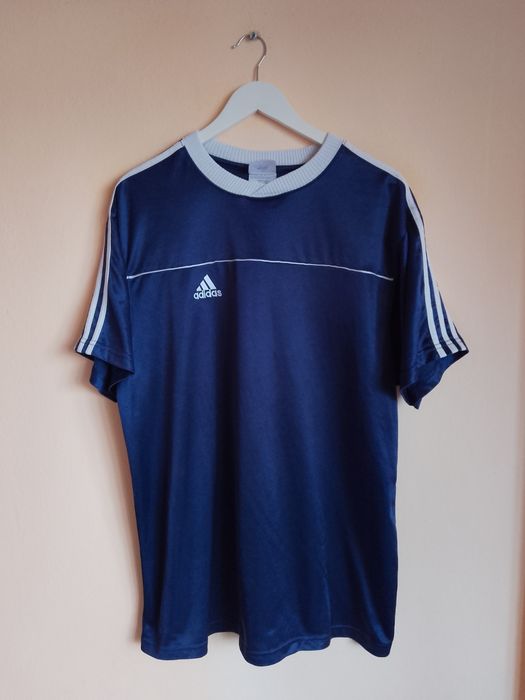 Tricou Fotbal Vintage Adidas #22 

Stare: buna, 7/10, mai multe trager