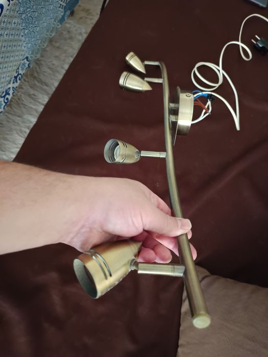 Полилей за таван