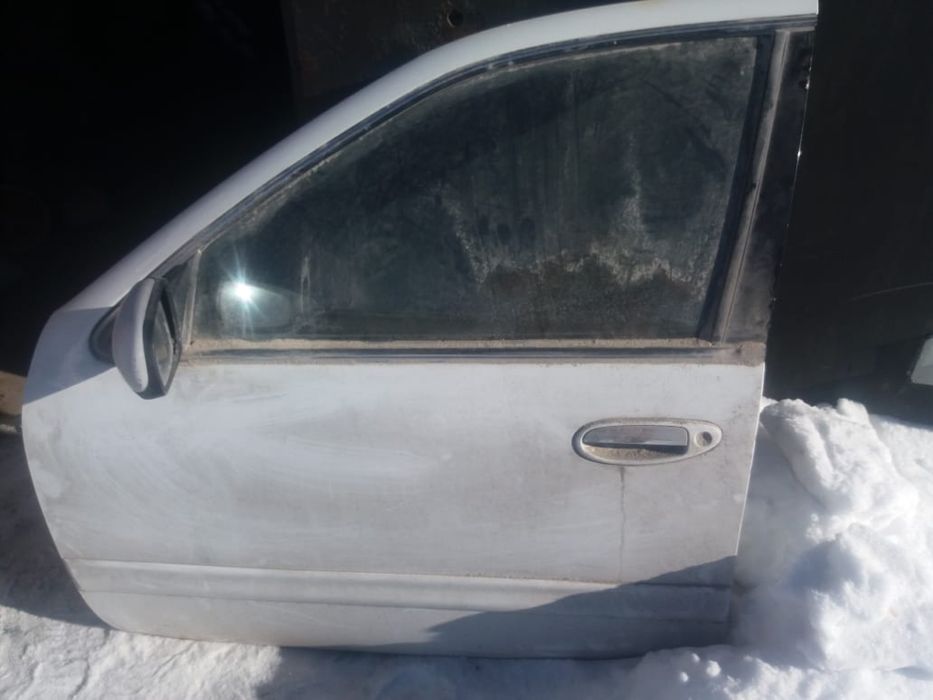 Двери на Nissan maxima, cefiro
