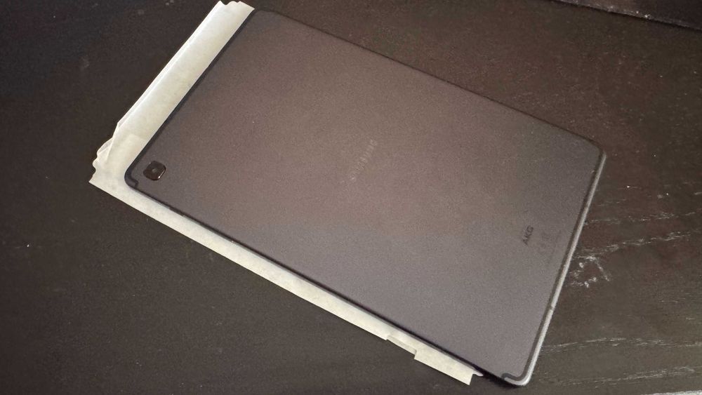 Tabletă Samsung S6 Lite cu S‑Pen+ 2 huse cadou, ca noua pachet complet