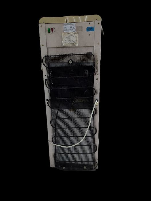 Кулер сатылады жұмыс істеп тұр. Продается кулер исправном состояние.