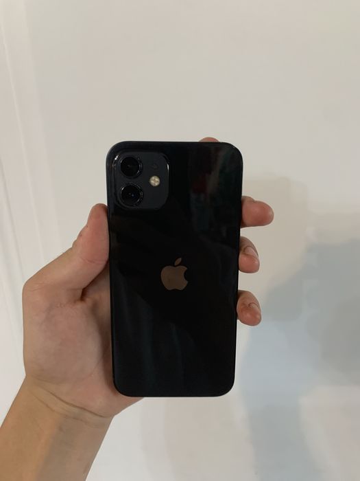 Продам iPhone 12