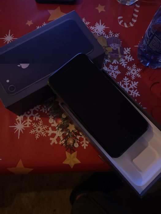 Iphone 8 много запазен