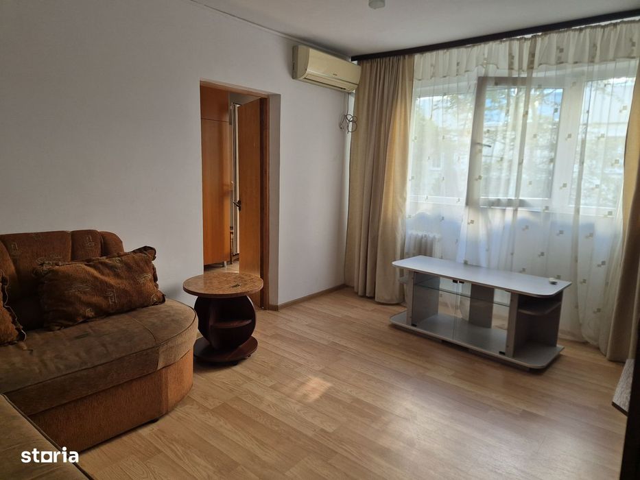 Apt 3 camere nedecomandat, zona Malu Rosu, et 1/4