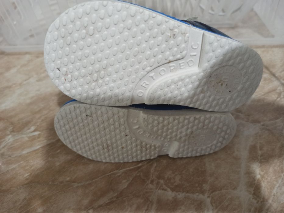 Детский кроссовки