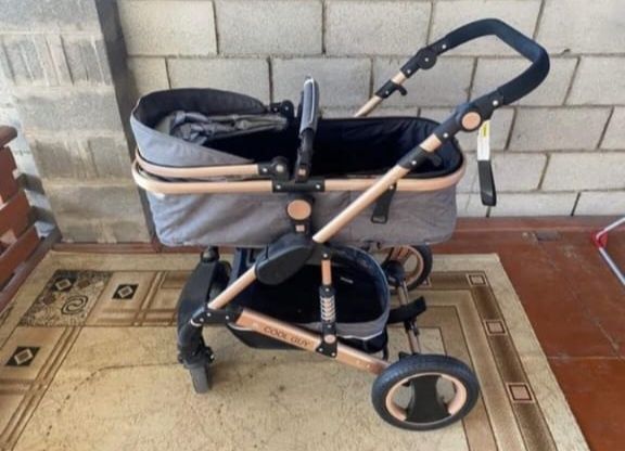 Коляска почти что новая