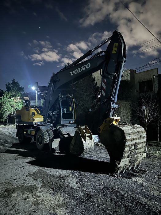 Петушок Услуги Экскаватора X4 Пагрушик услуги эксковатора