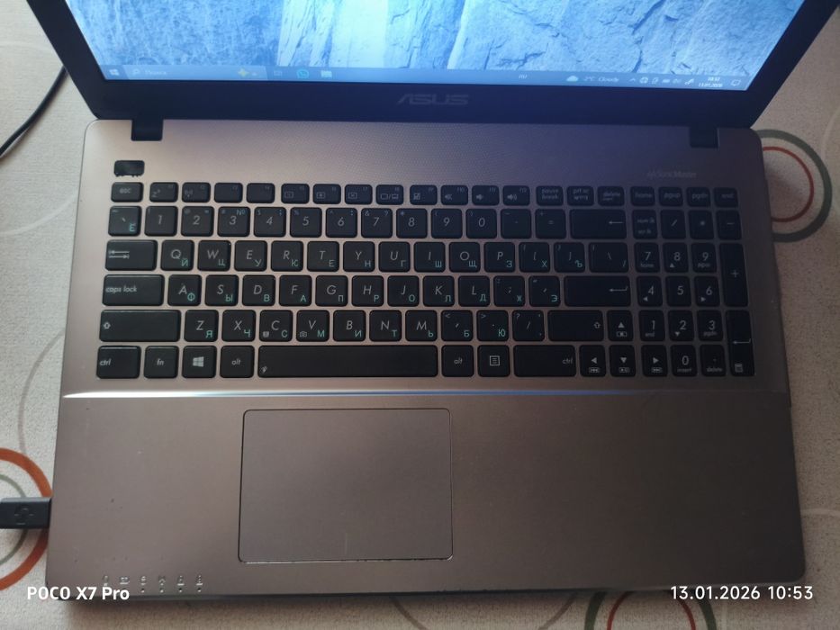 Ноутбук Asus x550