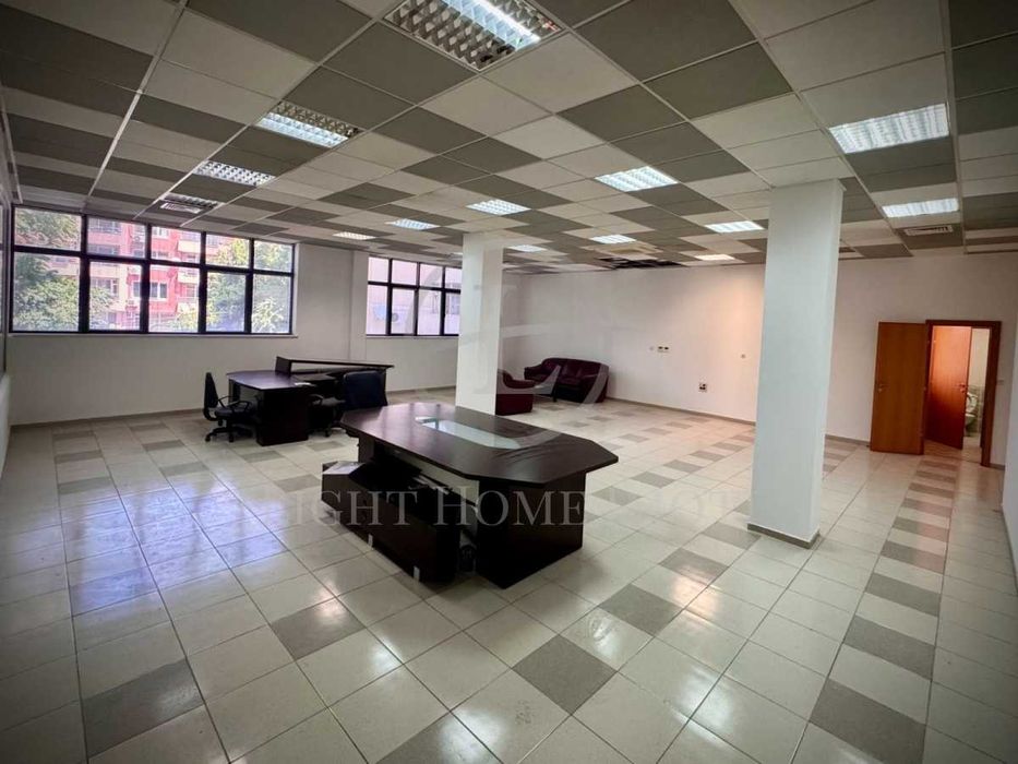 Продава се Офис в Пловдив, Център - 240 кв.м за 1428 €/кв.м - Снимка #4