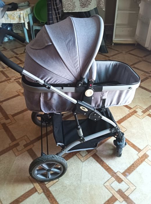 Продается коляска трансформер.