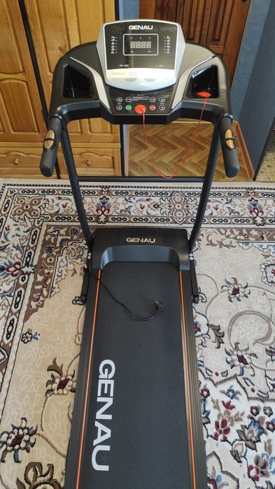 Продам беговую дорожку Genau x30