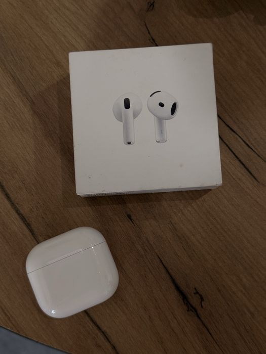 ПРОДАМ AirPods 4 original