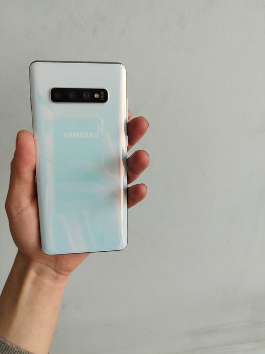 Samsung S10 Plus 128GB / 8 GB рам/ Android 12.